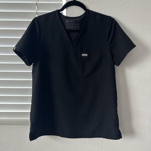 FIGS BLACK SCRUB TOP